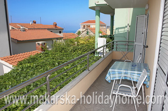 Cheap holiday apartments in Makarska - app S1
