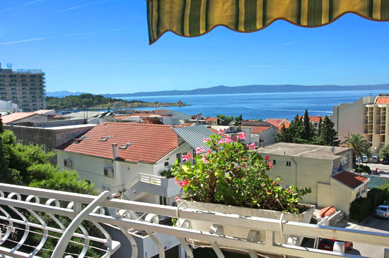 partments near the beach in Makarska - Apartment Rose