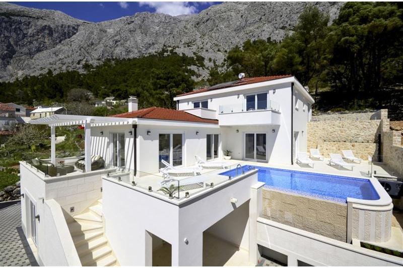 ferienhaus_kroatien_mit_pool_makarska_villa_ines_01