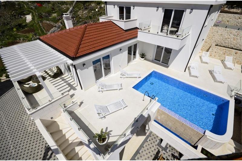 ferienhaus_kroatien_mit_pool_makarska_villa_ines_02