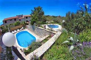 Kroatien Ferienhaus mit privatem Pool für 8 Personen - Villa Art